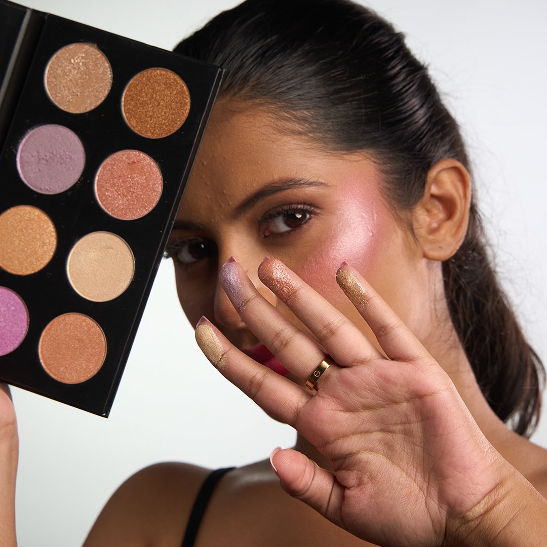 Diamond Glow Highlighter Palette 8 Shades-Highly Pigmented