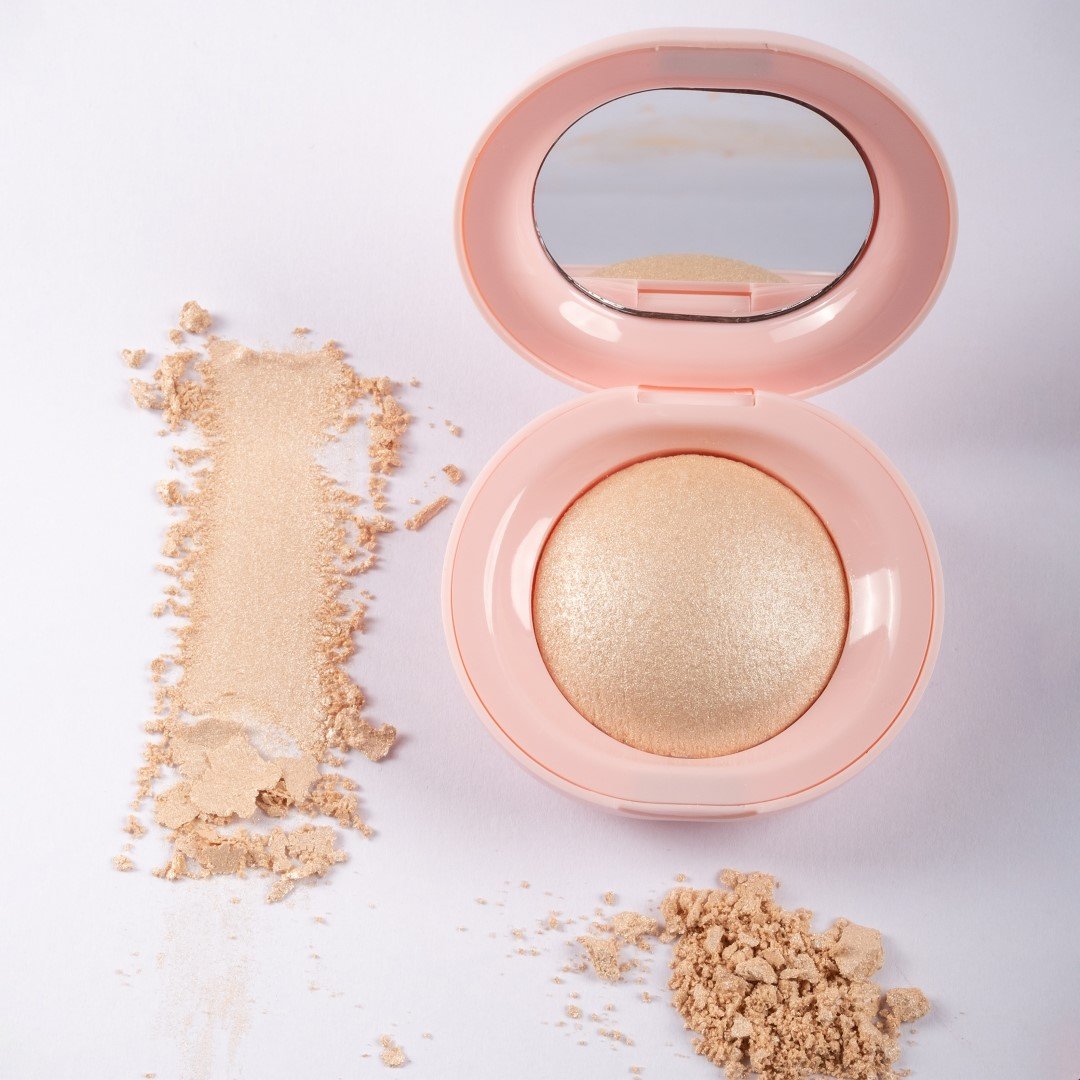 Glam Glow Silky Touch Diamond Glow Highlighter-Champagne