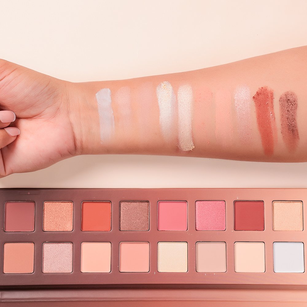 Smokey Seduction 16 shades eyeshadow Pallete